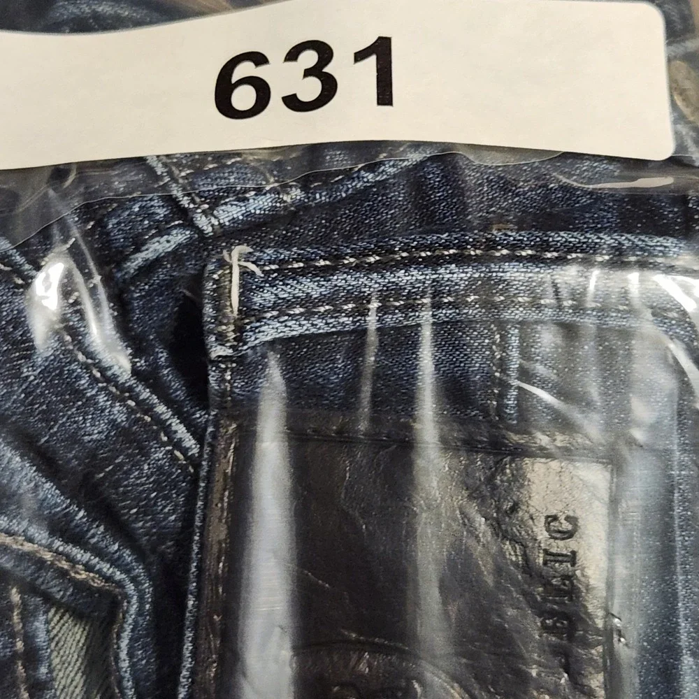Rock & Republic Jeans Mens 32 Blue Medium Wash Straight Leg Embroidered Denim